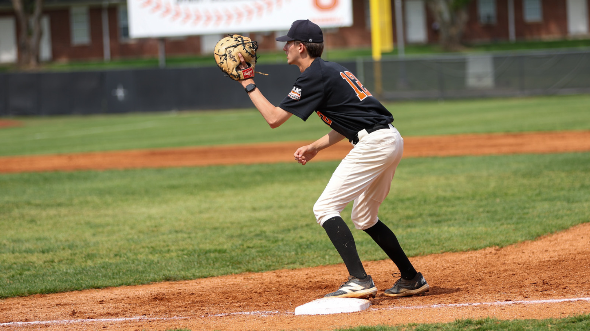 Bulldogs fall in road matchup at Lindsey Wilson